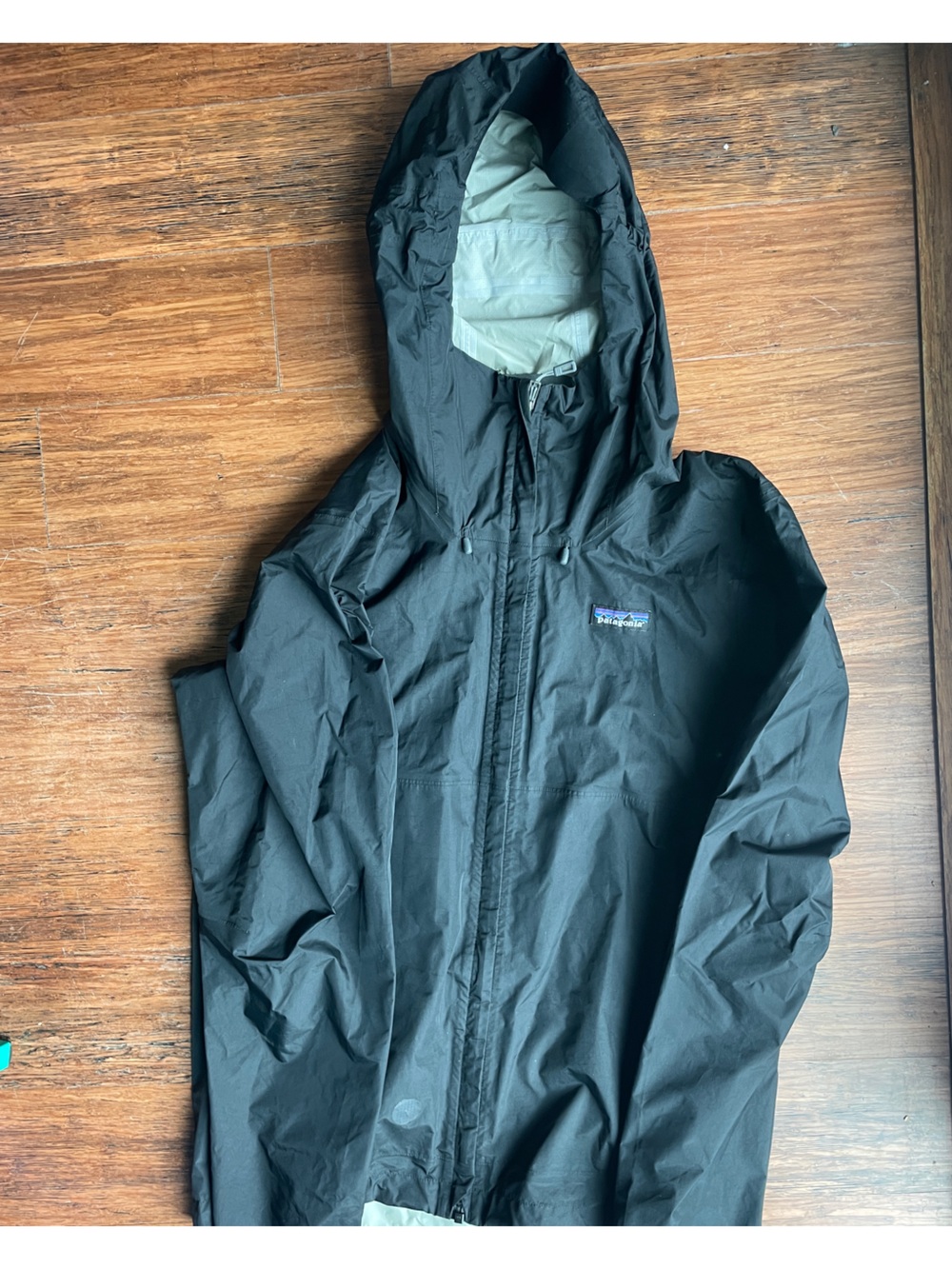 Patagonia torrentshell  Black Hooded Rain jacket